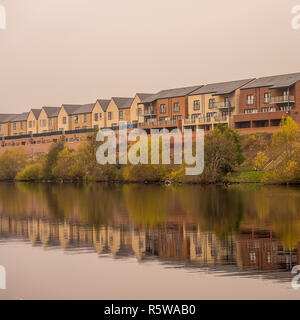 Développement de nouveaux logements sur la Rivière Tees à Stockton-on-Tees, R.-U. Banque D'Images