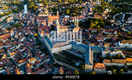 La Cathédrale de Bamberg et Neue Residenz, des palais du 17ème siècle et jardin de roses, Bamberg, Allemagne Banque D'Images