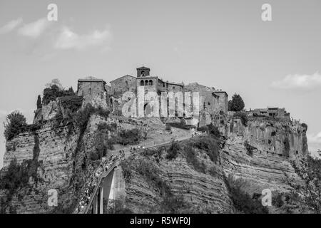 Civita di Bagnoregio (noir et blanc), Ombrie, Italie Banque D'Images