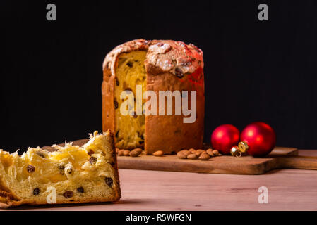 Gâteau de Noël italien. Panettone fait maison Banque D'Images