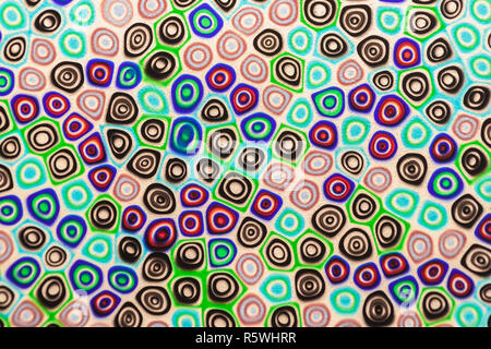 Résumé Contexte La mosaïque de vitraux colorés, des couleurs vives Banque D'Images