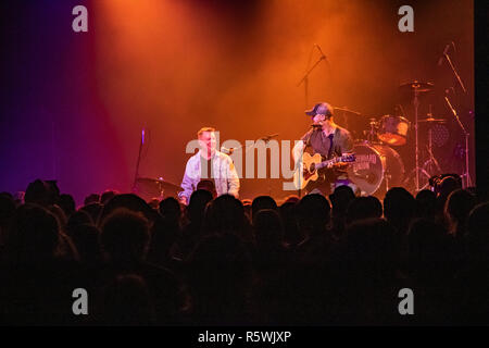 Aaron vu Goodvin effectuant au Commodore Ballroom de Vancouver. 2018 Canadian Country Music Association Racines Artiste/groupe de l'année 2018, le groupe de l'année est retourné chez lui à la Commodore Ballroom à Vancouver pour leur dernier concert de leur tournée mondiale du Canada avec l'augmentation de Nice et du groupe 2018 de l'auteur-compositeur de l'année Aaron Goodvin. Banque D'Images