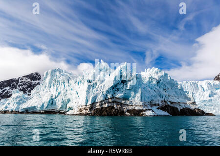 Monacobreen, Monaco Glacier, sur le côté nord-est de l'île de Spitsbergen, Svalbard, Norvège Banque D'Images
