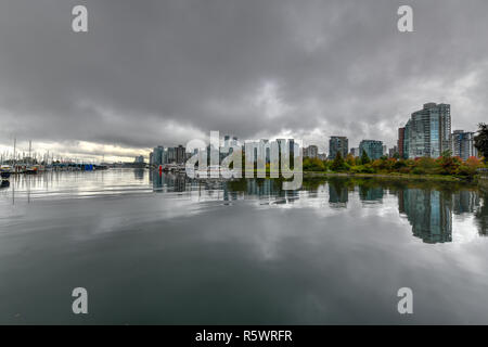 Vue panoramique du centre-ville de Vancouver, du Parc Stanley à Vancouver, Canada. Banque D'Images