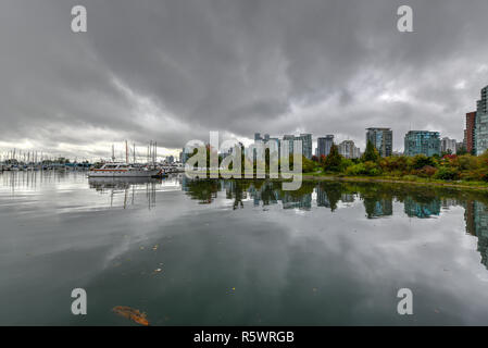 Vue panoramique du centre-ville de Vancouver, du Parc Stanley à Vancouver, Canada. Banque D'Images