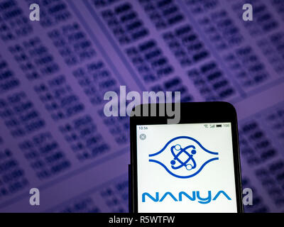 Logo Nanya Technology Corporation vu affichée sur téléphone intelligent. Banque D'Images