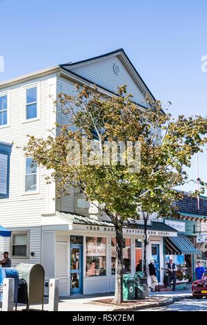 BAR Harbor, Maine - le 21 septembre 2015 : Bar Harbour, sur la côte du Maine, a une population de seulement 5 000 navires de croisière mais apporter 250 000 touristes un Banque D'Images