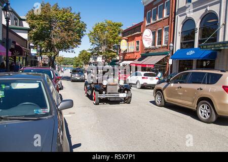BAR Harbor, Maine - le 21 septembre 2015 : Bar Harbour, sur la côte du Maine, a une population de seulement 5 000 navires de croisière mais apporter 250 000 touristes un Banque D'Images