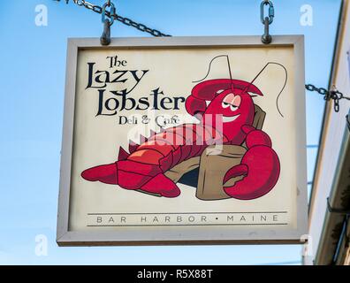 BAR Harbor, Maine - le 21 septembre 2015 : Bar Harbour, sur la côte du Maine, a une population de seulement 5 000 navires de croisière mais apporter 250 000 touristes un Banque D'Images