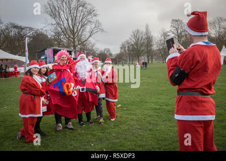 Londres, Royaume-Uni. 2 décembre 2018. Exécution annuelle du père dans le parc Victoria. Crédit : Guy Josse/Alamy Live News Banque D'Images