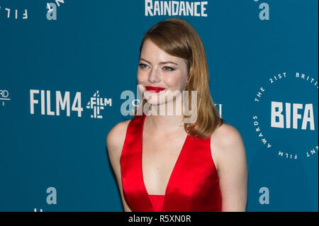 Londres, Royaume-Uni. Le 2 décembre 2018. Emma Stone assiste à la 21e British Independent Film Awards (BIFAs) à Old Billingsgate dans la ville de Londres. Credit : Wiktor Szymanowicz/Alamy Live News Banque D'Images