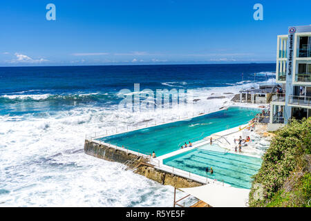 Les icebergs de Bondi Beach est célèbre de l'océan en plein air chauffée. Sydney, Australie Banque D'Images