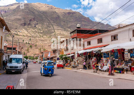 Vue sur le village de Pisac Pérou Banque D'Images