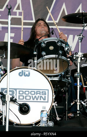 Greg Upchurch avec 3 Doors Down se produit en concert avant l'exécution de l'IRL Gainsco Indy 300 à Homestead-Miami Speedway à Homestead, Floride le 29 mars 2008. Banque D'Images