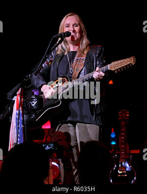 POUGHKEEPSIE NY - 14 juin : Melissa Etheridge en prestation au Bardavon 1869 Opera House le dimanche, 14 juin, 2015 à Poughkeepsie, NEW YORK. (Photo par Steve Mack/S.D. Mack Photos) Banque D'Images