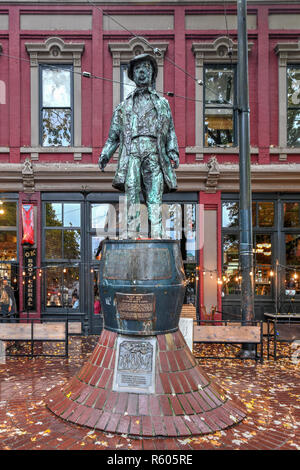 Vancouver, Canada - le 30 Sept 2018 : statue en bronze de Gassy Jack, Jack Deighton, l'homme qui a ouvert le premier saloon dans le quartier de Gastown, le premier Banque D'Images