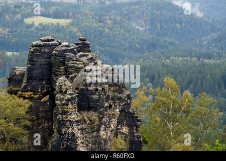 L'automne dans la région des montagnes de grès de l'elbe Bad Schandau schrammsteine Banque D'Images