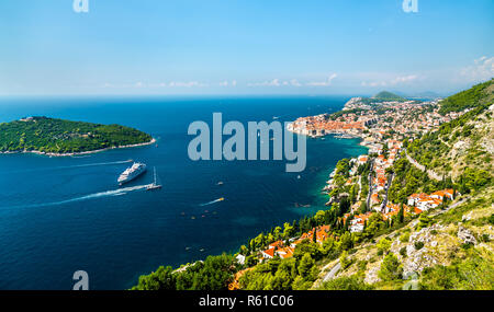 Vue aérienne de Dubrovnik, une destination touristique de premier plan sur la mer Adriatique en Croatie Banque D'Images