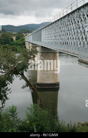 Au cours de la Puente Internacional rio minho valenca,Portugal, Banque D'Images