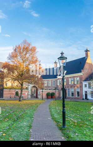 Les maisons historiques à l'Martinihof square à Groningen, Pays-Bas Banque D'Images