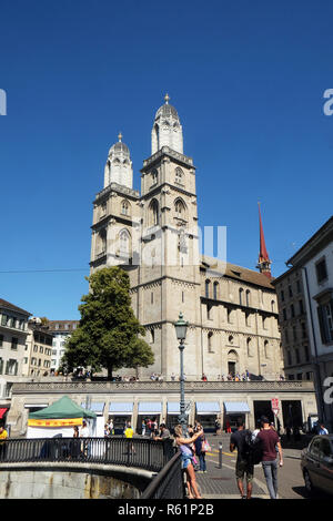 L'Grossmunster ('grand ministre") est l'église protestante de Zurich, Suisse Banque D'Images