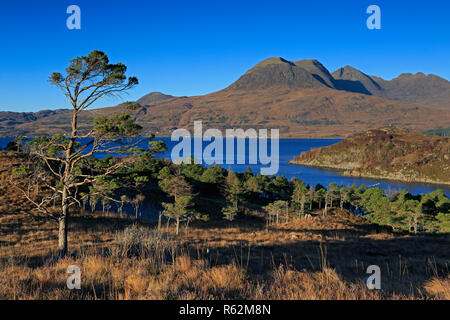 Avis de Beinn Alligin de partout dans la région de Loch Torrridon Banque D'Images