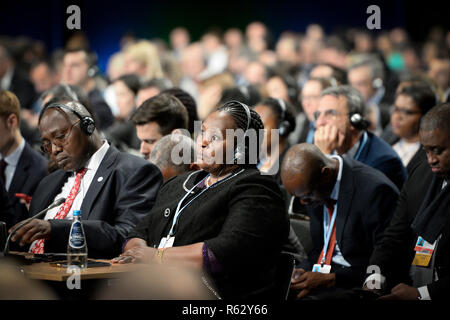 Katowice, Pologne. 19Th Mar, 2018. Les délégués à la Conférence des Nations Unies sur le changement climatique dans la région de Katowice, Pologne, le 3 décembre 2018. Les délégués de près de 200 pays a entamé des pourparlers le dimanche sur des actions urgentes pour enrayer le changement climatique trois ans après l'Accord sur le changement climatique de Paris est fixé comme objectif de maintenir le réchauffement climatique en dessous de 2 degrés Celsius. Les deux semaines de la Conférence des Nations Unies sur le changement climatique, connu sous le nom de COP24, est tenue dans le sud de la ville polonaise de Katowice. Credit : Jaap Arriens/Xinhua/Alamy Live News Banque D'Images