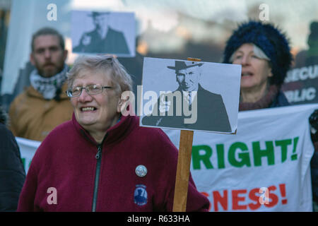 Glasgow, Ecosse, Royaume-Uni. 3 Décembre, 2018. Une procession a eu lieu dans le centre-ville de Glasgow pour commémorer le centenaire de la guerre anti-socialiste révolutionnaire, John Maclean, de retourner à Glasgow après qu'il avait été emprisonné. À pied de la Place, Cowcaddens Calton à via la rue Buchanan, la procession a suivi de près l'itinéraire du 3 décembre 1918, lorsque plus de 100 000 personnes se sont rendus sur les rives de la rivière Clyde pour Maclean's return. Iain McGuinness / Alamy Live News Banque D'Images