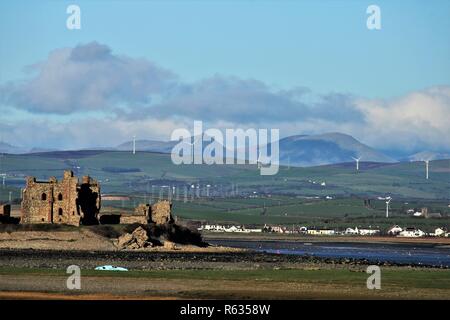 L'île de Walney Cumbria UK. 3 décembre 2018. Météo britannique. L'après-midi froide et claire de Walney Island. Vue vers l'île de Piel Piel et château sur la côte de Cumbria UK. C.Crédit Hall / Alamy Live News. Banque D'Images