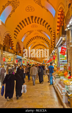 Misir Carsisi, marché aux épices, Fatih, Istanbul, Turquie, en Eurasie Banque D'Images