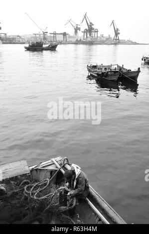 Port de pêche chinois à Qingdao Banque D'Images