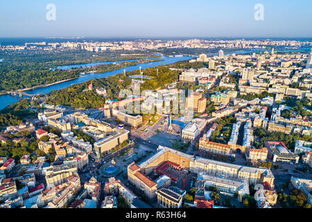 Vue aérienne de la place de l'indépendance - et d'autres repères Maidan Nezalezhnosti à Kiev, Ukraine Banque D'Images