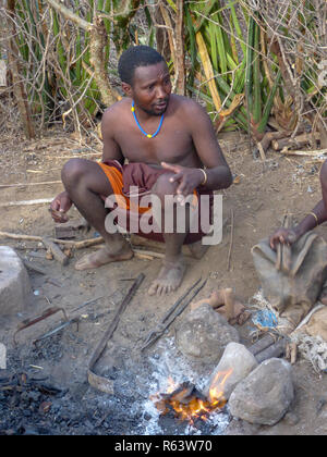 Gidonwoduk l'ancien forgeron Datoga tribu. Aujourd'hui, ils sont une tribu séparée. Ils ne se marient pas avec depuis qu'ils ont découvert les Datoga secrets de bla Banque D'Images