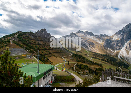 Alpes de Stubai Paysage. Photographié à la station de ski Schlick 2000, Stubai, Tyrol, Autriche en Septembre Banque D'Images