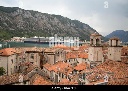 Kotor Monténégro bateau de croisière fjord en Banque D'Images