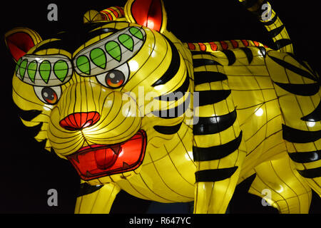 L'Assemblée Caroline du Chinese Lantern Festival tenu dans la ville de Cary, une banlieue de Raleigh. Banque D'Images