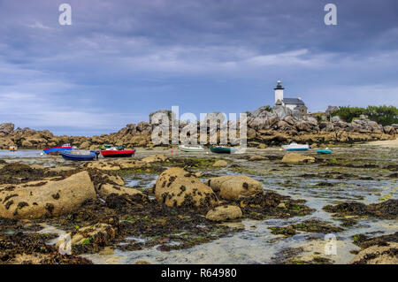 Phare pontusval sur kerlouan plage en bretagne,finistere en france - le phare pontusval sur kerlouan plage du Finistère en Bretagne, France Banque D'Images