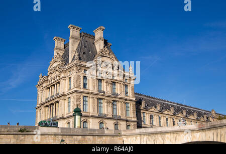 PARIS, FRANCE, 8 septembre 2018 - notamment de façade du Musée du Louvre, l'un des plus célèbres musées du monde, Paris, France Banque D'Images
