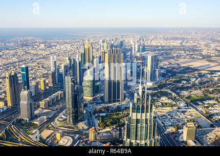 À couper le souffle pittoresque quartier Downtown Dubai Skyline Cityscape View à partir de la tour Burj Khalifa Banque D'Images