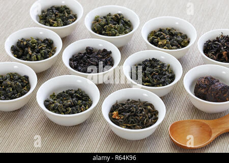 Collection de thé taïwanais : le thé oolong, déesse de fer le thé, le thé pu-erh Banque D'Images