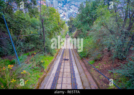 Le tram jusqu'à la sommet de la colline, colline de San Cristobal, Santiago, Chili Banque D'Images