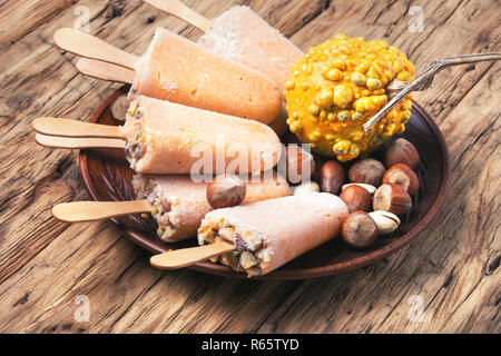 La crème glacée à la citrouille inhabituelle Banque D'Images