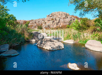Dans Aktovsky Kanyoin Mertvovod River de Mykolaïv, Ukraine Banque D'Images
