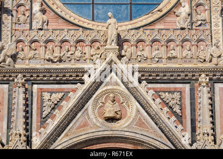 Façade ouest de la cathédrale - Siena Banque D'Images