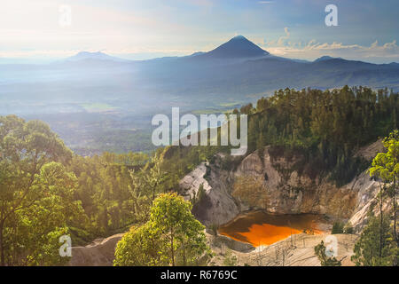 Volcan Wawo Muda Banque D'Images