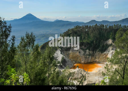 Volcan Wawo Muda Banque D'Images