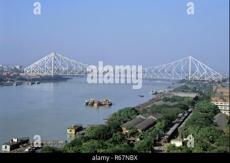 Howrah Bridge et la rivière Hoogly, Calcutta, West Bengal, India Banque D'Images