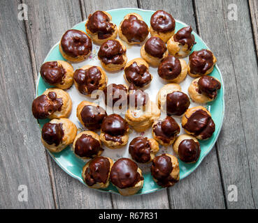 Vanille chocolat pâtisserie crème bouffées libre. Banque D'Images