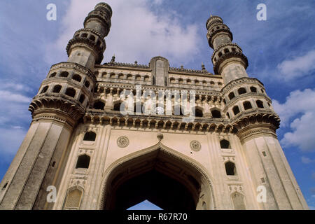 Charminar a été construit en 1591 annonce le Sultan Mohammed a donné la priorité à la construction de Charminar, Hyderabad, Andhra Pradesh, Inde Banque D'Images