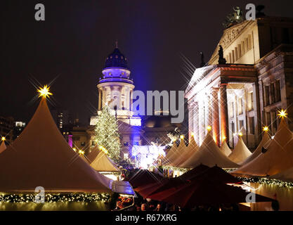 27 novembre 2018, l'Allemagne (allemand), Berlin : Atmosphère enregistrée sur le marché de Noël 02.12.2018 à Weihnachtszauber Gendarmenmarkt à Berlin Mitte. Photo : © PAR XAMAX XAMAX/dpa Banque D'Images